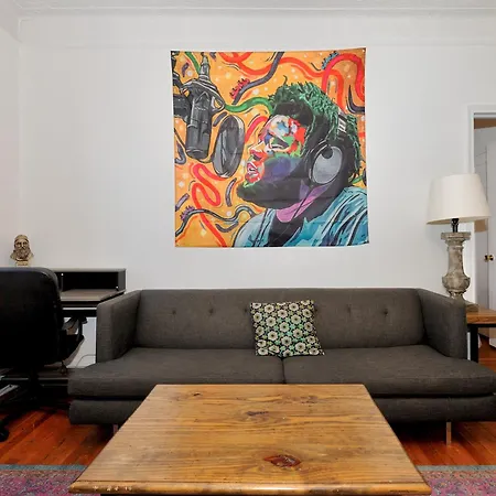 Midtown West Furnished 3 Bedroom Apartment
